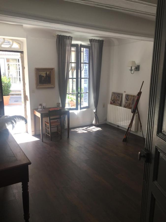 Le "M" Maison D Hotes Рие Екстериор снимка