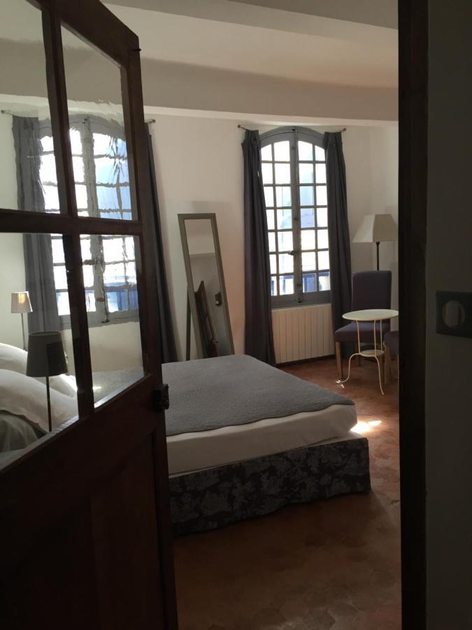 Le "M" Maison D Hotes Рие Екстериор снимка